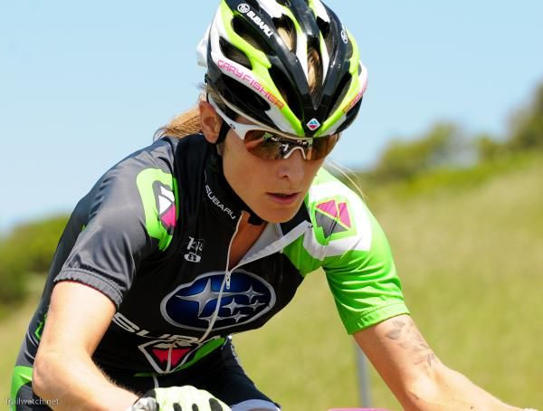 Willow Koerber (Gary Fisher/Subaru) leading the race