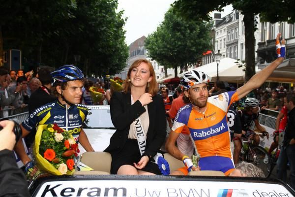 Laurens Ten Dam and Rob Ruijgh enter the festivities.