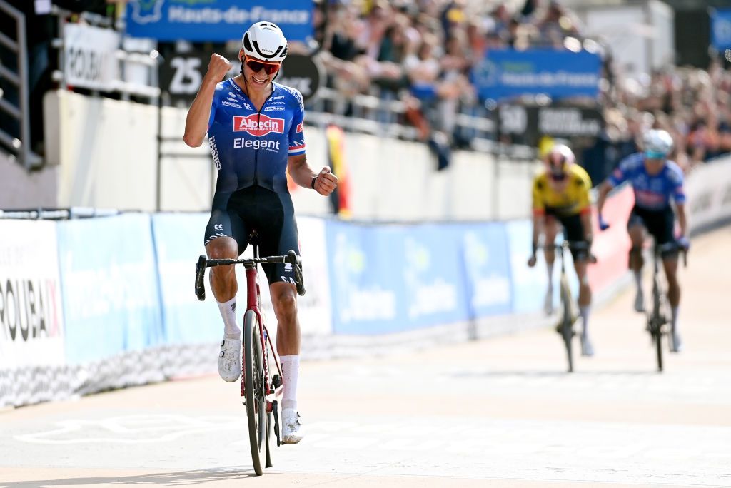 Paris-Roubaix 2023: Mathieu van der Poel wins