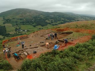 Excavations by researchers from Oxford University at the Moel-y-Gaer hillfort, near the village of Bodfari, have found roundhouse dwellings and examined the construction of the earthen ramparts.