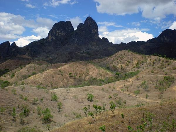 Stunning view of the morros and track