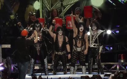 Glam rockers Kiss and Def Leppard take Ice Bucket Challenge