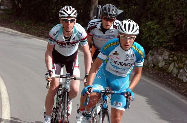 Riccardo Ricco (Ceramica Flaminia) on the attack with Domenico Pozzivivo (Colnago)