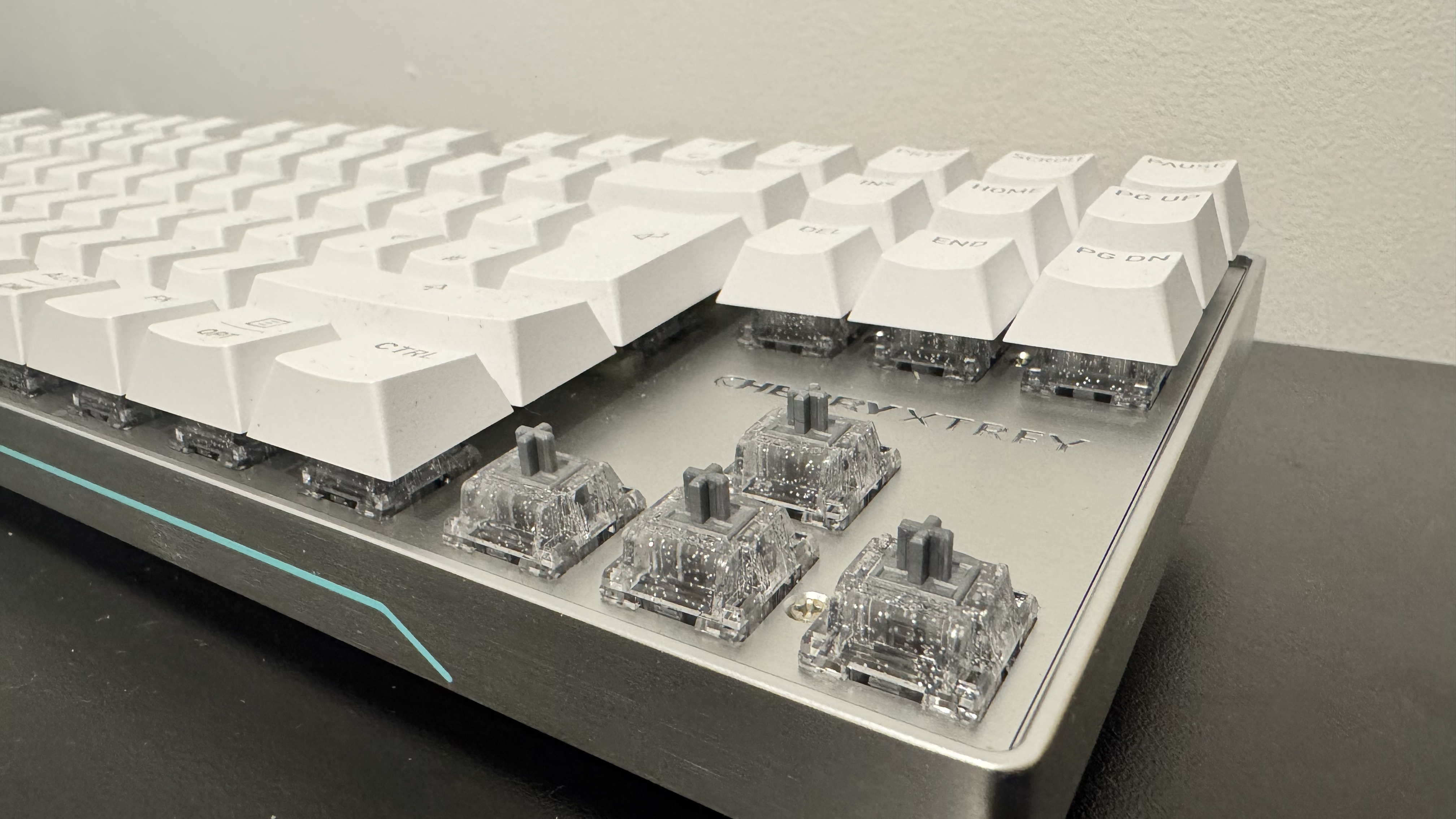 Cherry Xtrfy MX 8.2 Pro TMR TKL (in white)