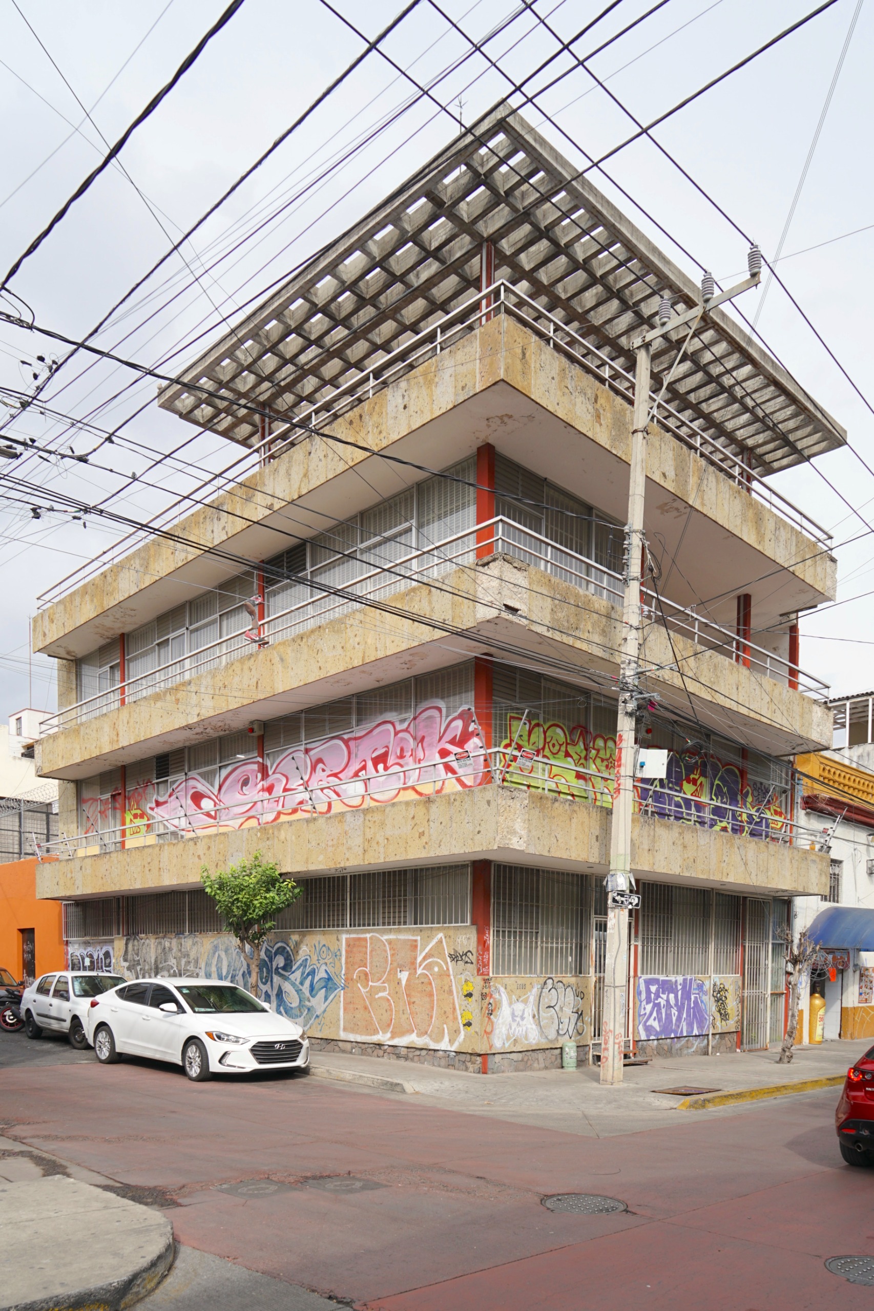Guadalajara modernism by Alejandro Zohn Rosenthal'