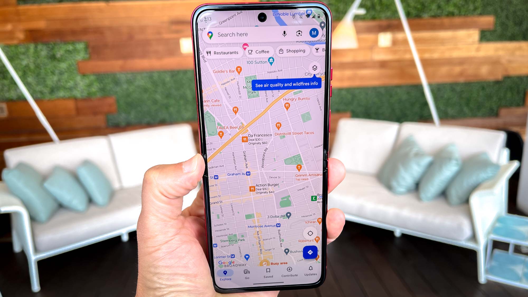 Motorola Razr + Google Maps home screen