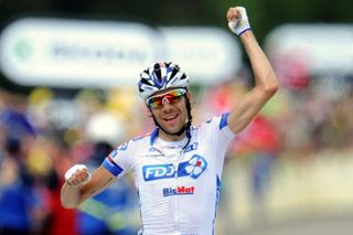 Thibaut Pinot soloed to a brilliant victory on stage 8