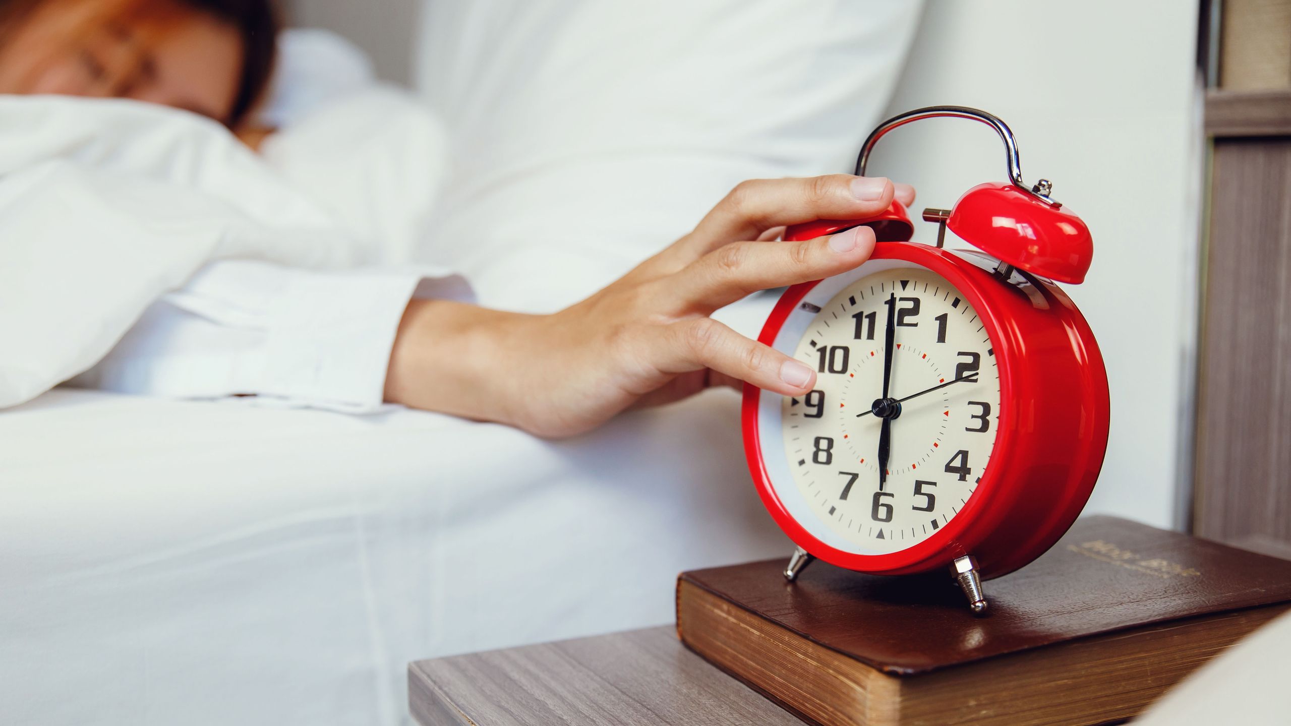 The clocks fall back next Sunday — sleep experts are divided on whether it’s actually a good thing