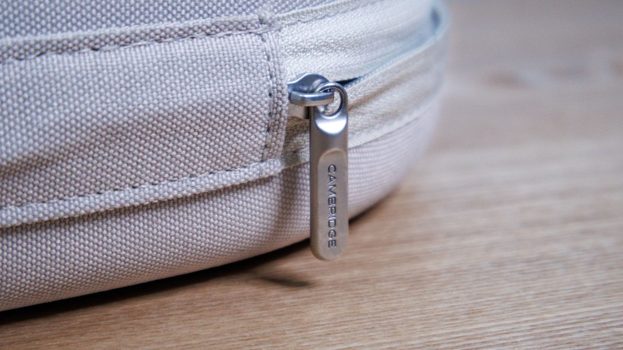 The zip fastener on the Cambridge Audio Melomania P100 SE headphones case.