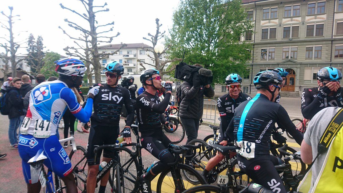 Kevin Reza confront Gianni Moscon over his insults