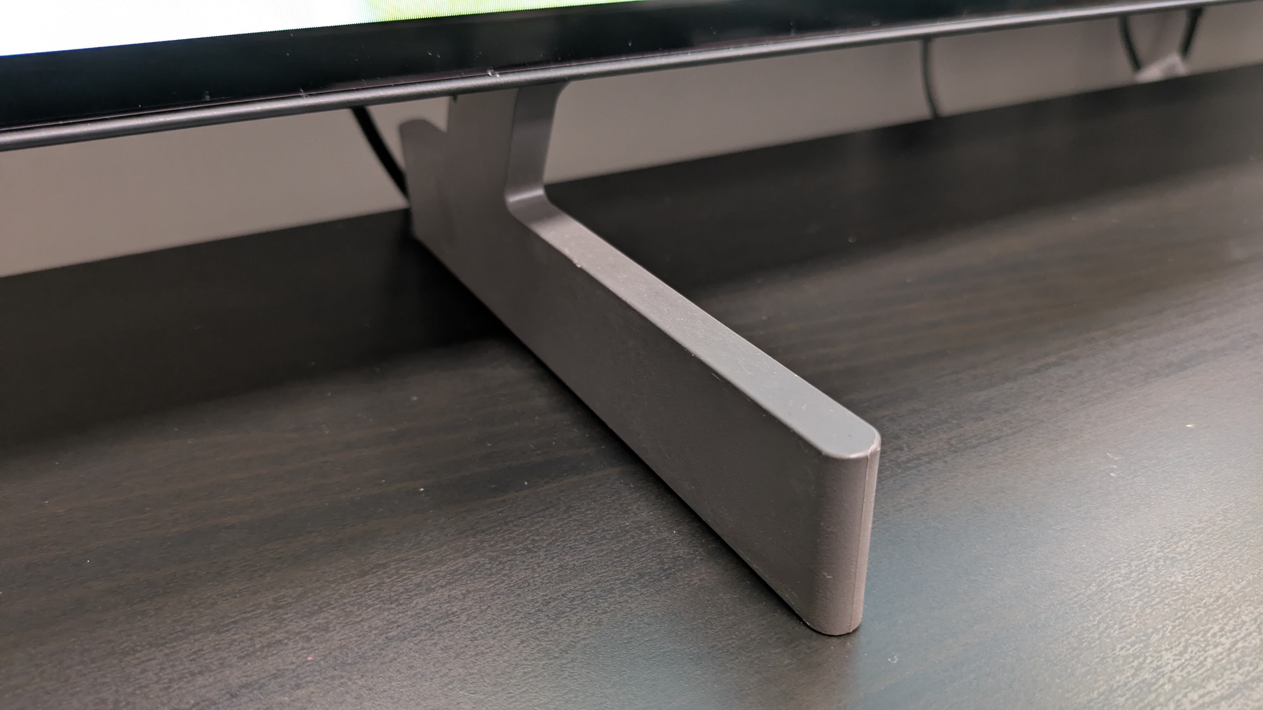 LG B6 OLED TV feet, which are made of plastic as opposed to the metal of last year's B5