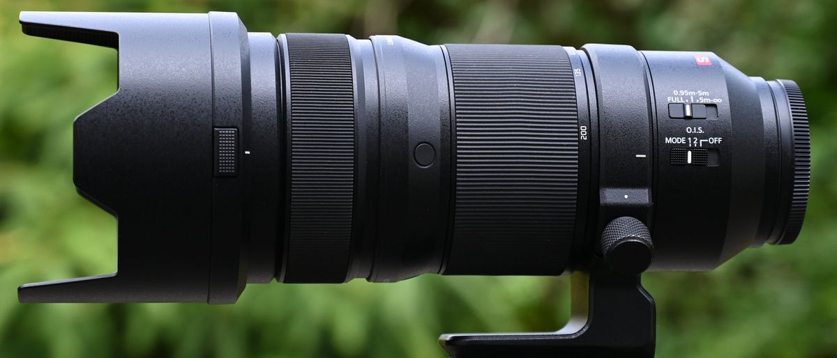 Panasonic Lumix S Pro 70-200mm f/2.8 OIS