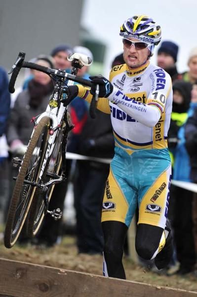 Bart Wellens (Telenet-Fidea) clears the barriers en route to victory