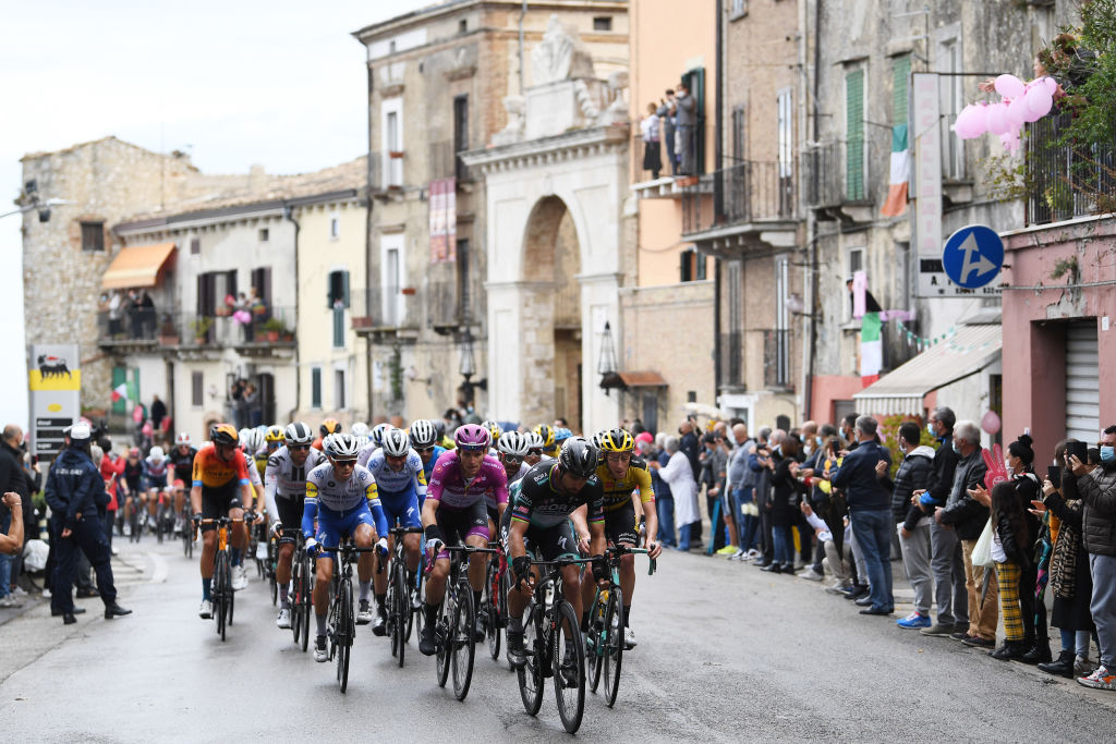 Giro d'Italia: Ruben Guerreiro wins stage 9 at Roccaraso | Cyclingnews