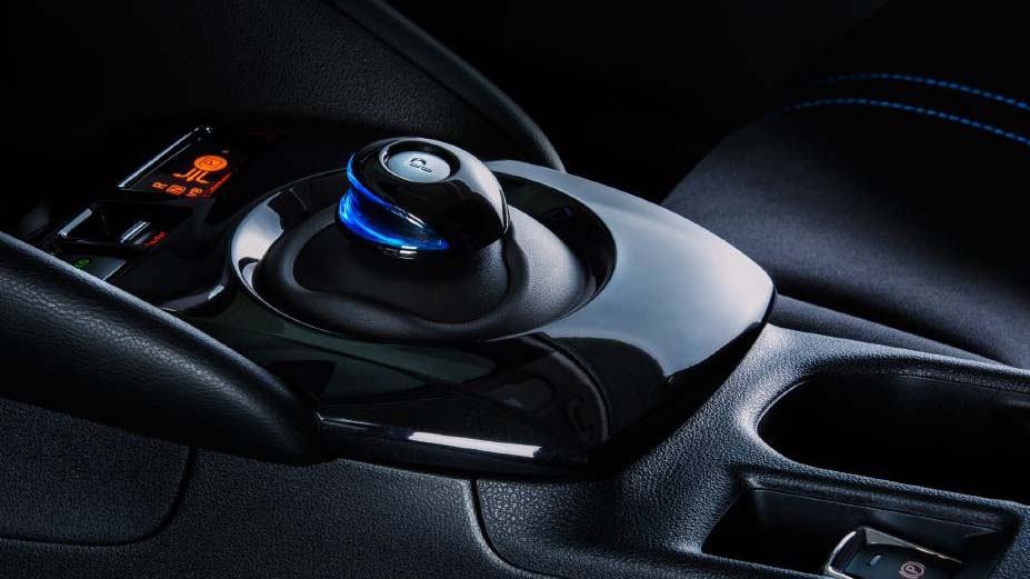 2022 Nissan Leaf shifter