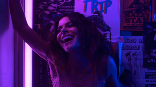 billie has fun in a club on sex/life season 1