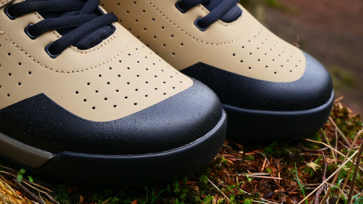 Ride Concepts Hellion Clip shoe review stiff and stable enduro shoes Bike Perfect