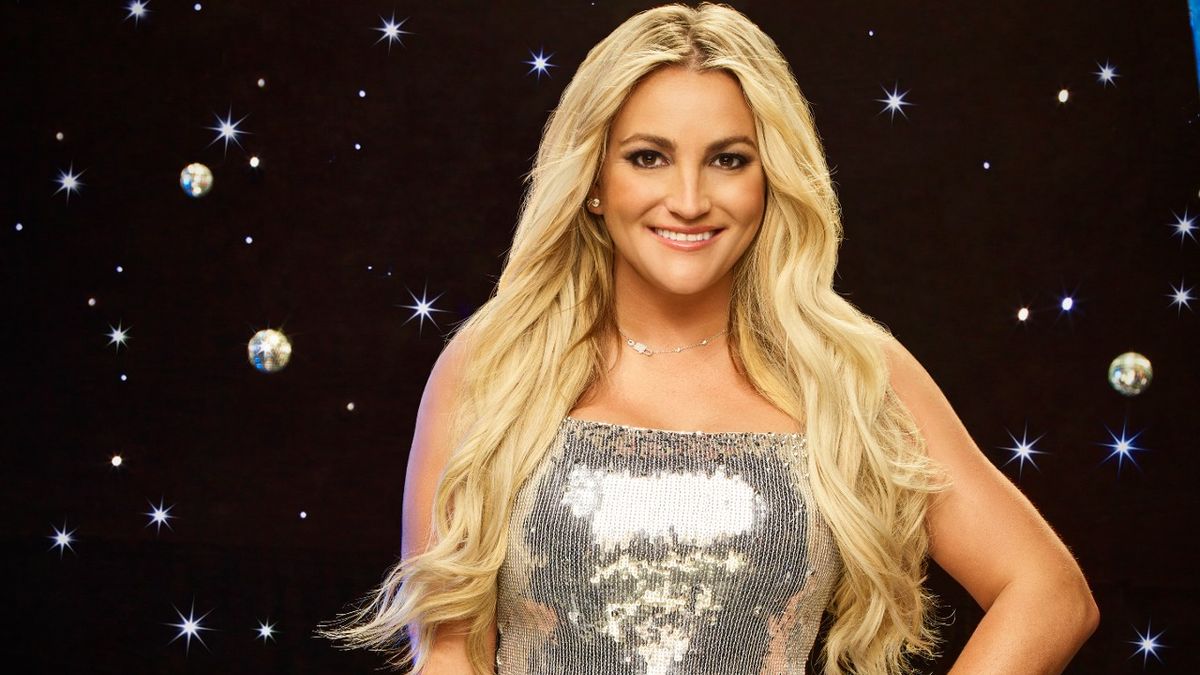 Jamie Lynn Spears posing for Dancing With the Stars Season 32.