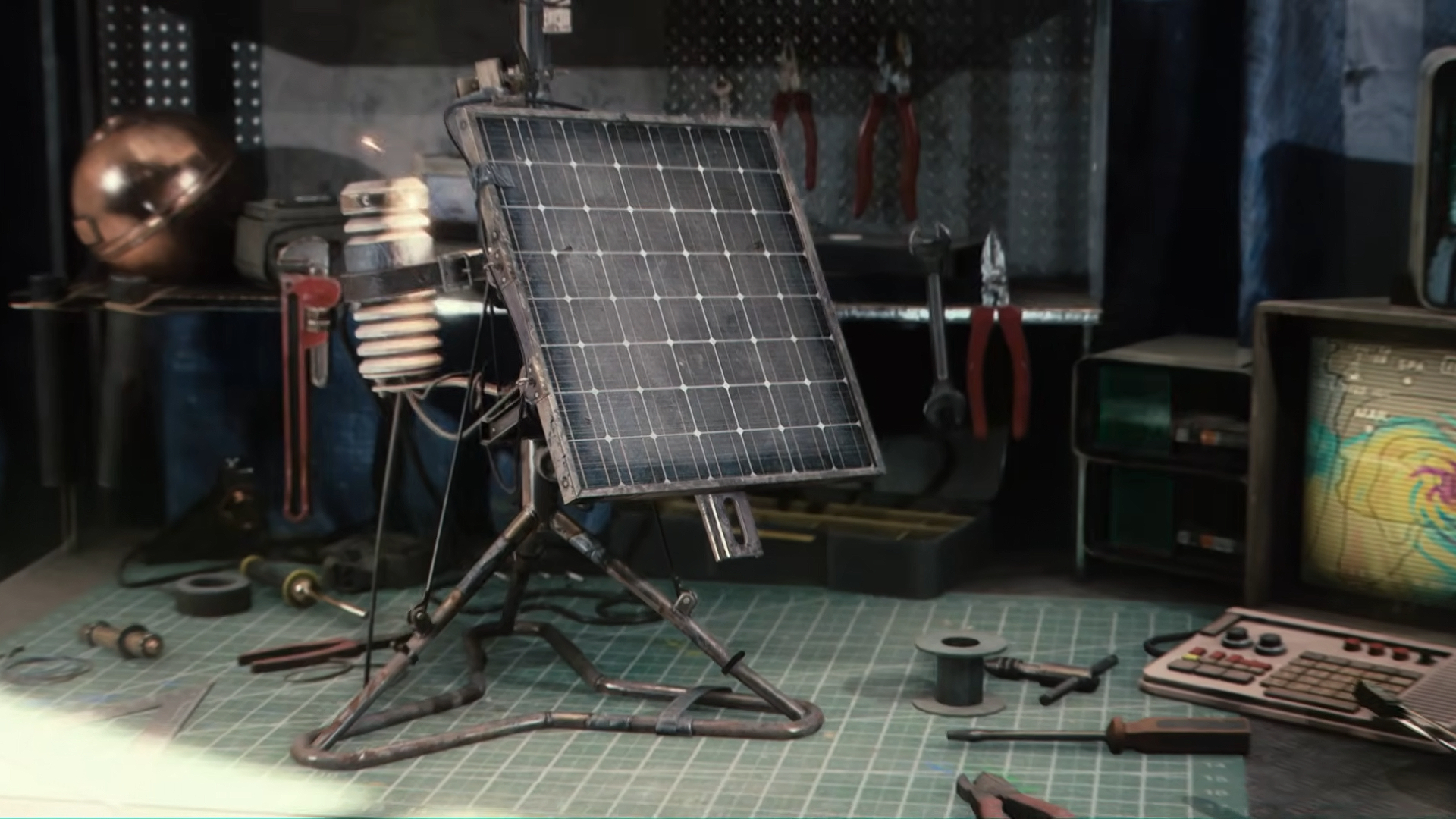 Arc Raiders Weather Monitor: The weather monitoring device on a workbench.