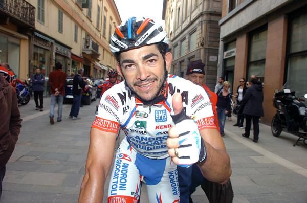 Thumbs up from stage winner Jose Serpa (Androni Giocattoli).