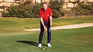 Anders Mankert shows how to chip in golf by thinking of the lead knee as a pivot