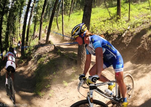 Teal Stetson-Lee descends the switchback trail