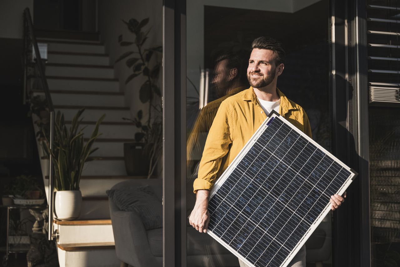 MoneyWireDaily — Maine's Balcony Solar Push Could Help Renters Cut Electricity Costs