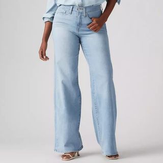 Levi's 318™ Shaping Wide Leg Jeans