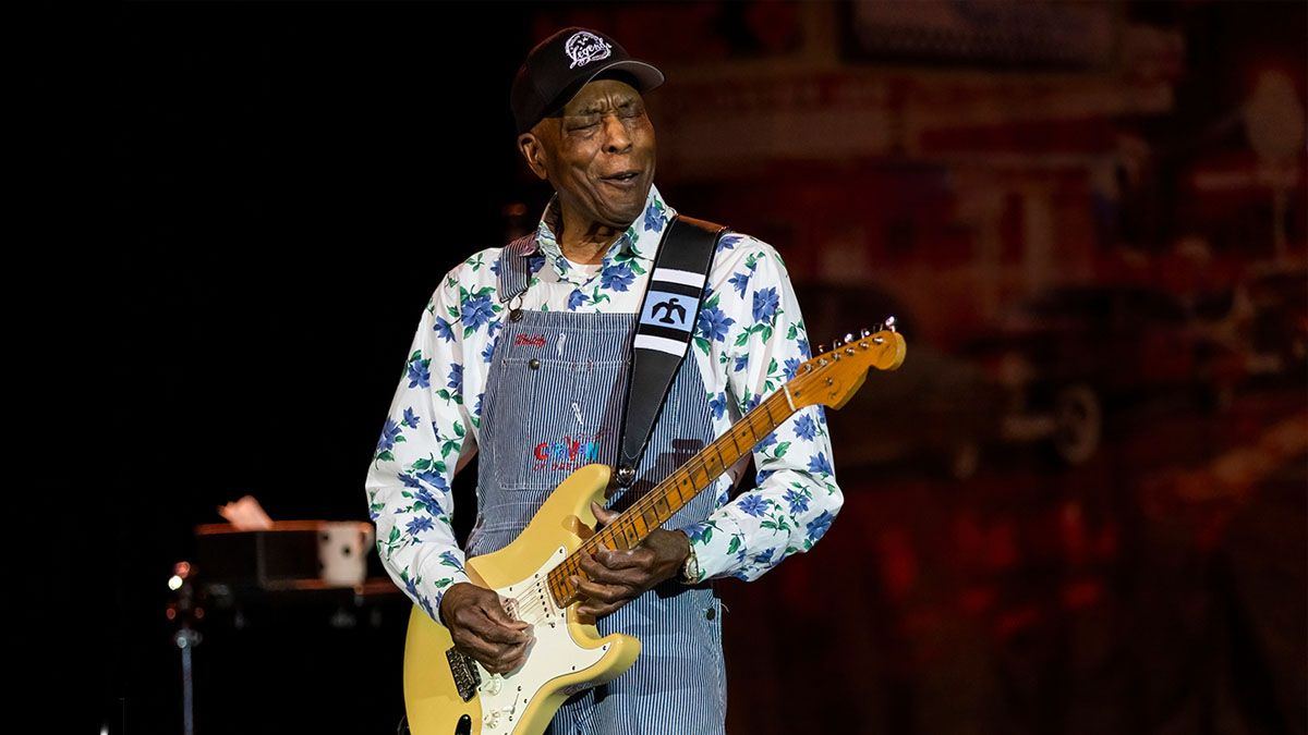 Learn the greatest licks from over 100 years of trailblazing blues guitarists, from Robert Johnson to B.B. King, Buddy Guy, Eric Gales and more