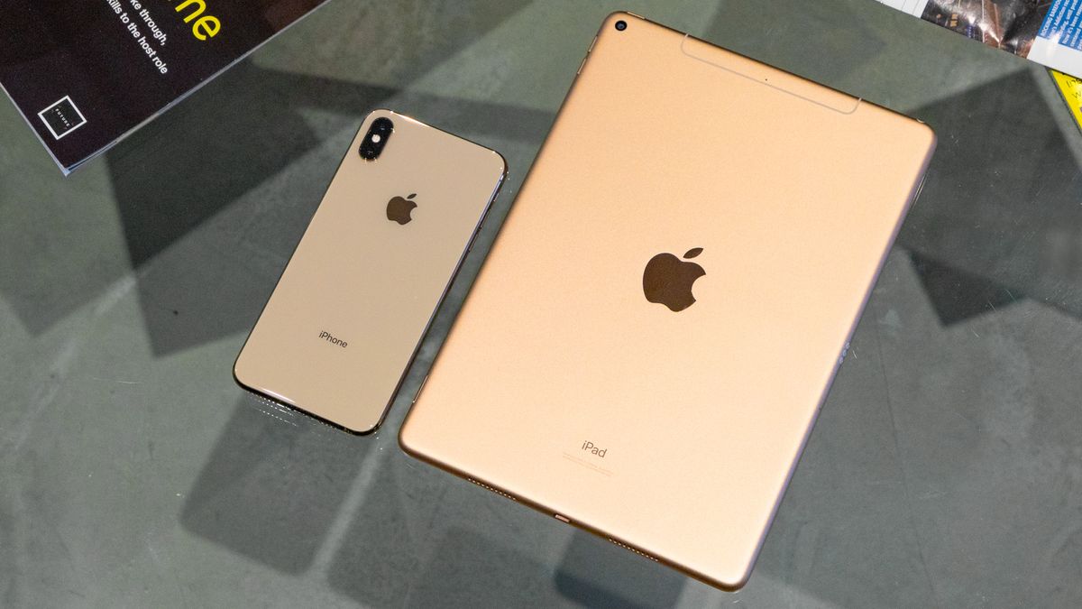 iPad Air 3 next to an iPhone XS