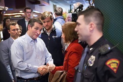 Ted Cruz meets with Wisconsin voters.