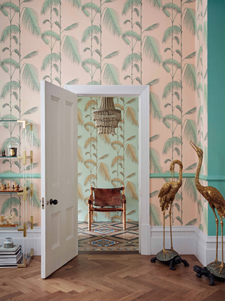 palm leaf wallpaper in living room