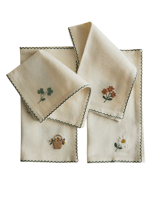 Set of Floral Embroidered Napkins (pack of 4)
