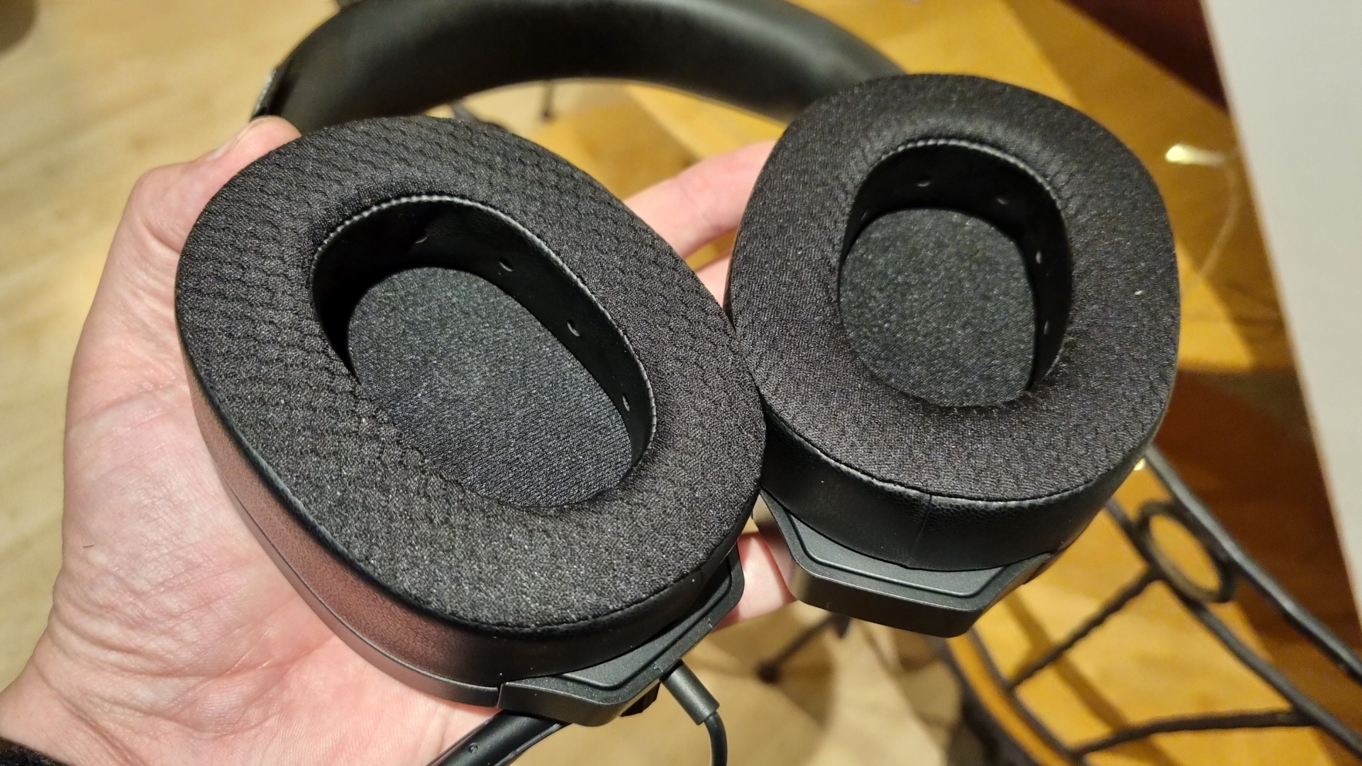 The inner earpads of the Rig R5 Spear Max HD gaming headset
