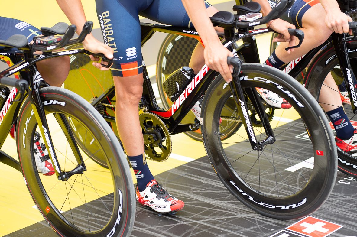 Bahrain-Merida use SRM Origin cranksets with Shimano components