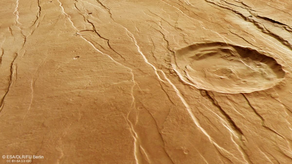 New Mars images shows ‘fingernail’ gouging-like features on surface
