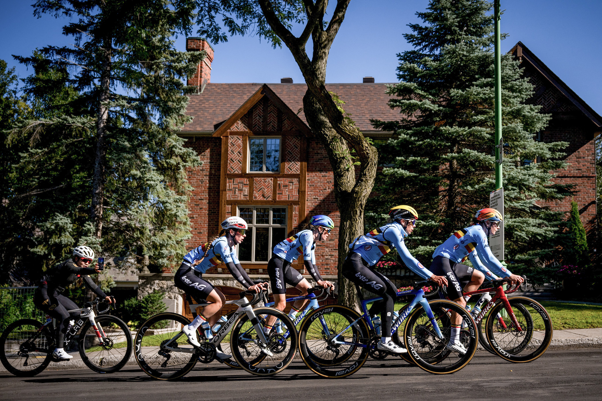 Lotte Kopecky and her Belgium teammates reconning the Road World Championships course in Montreal