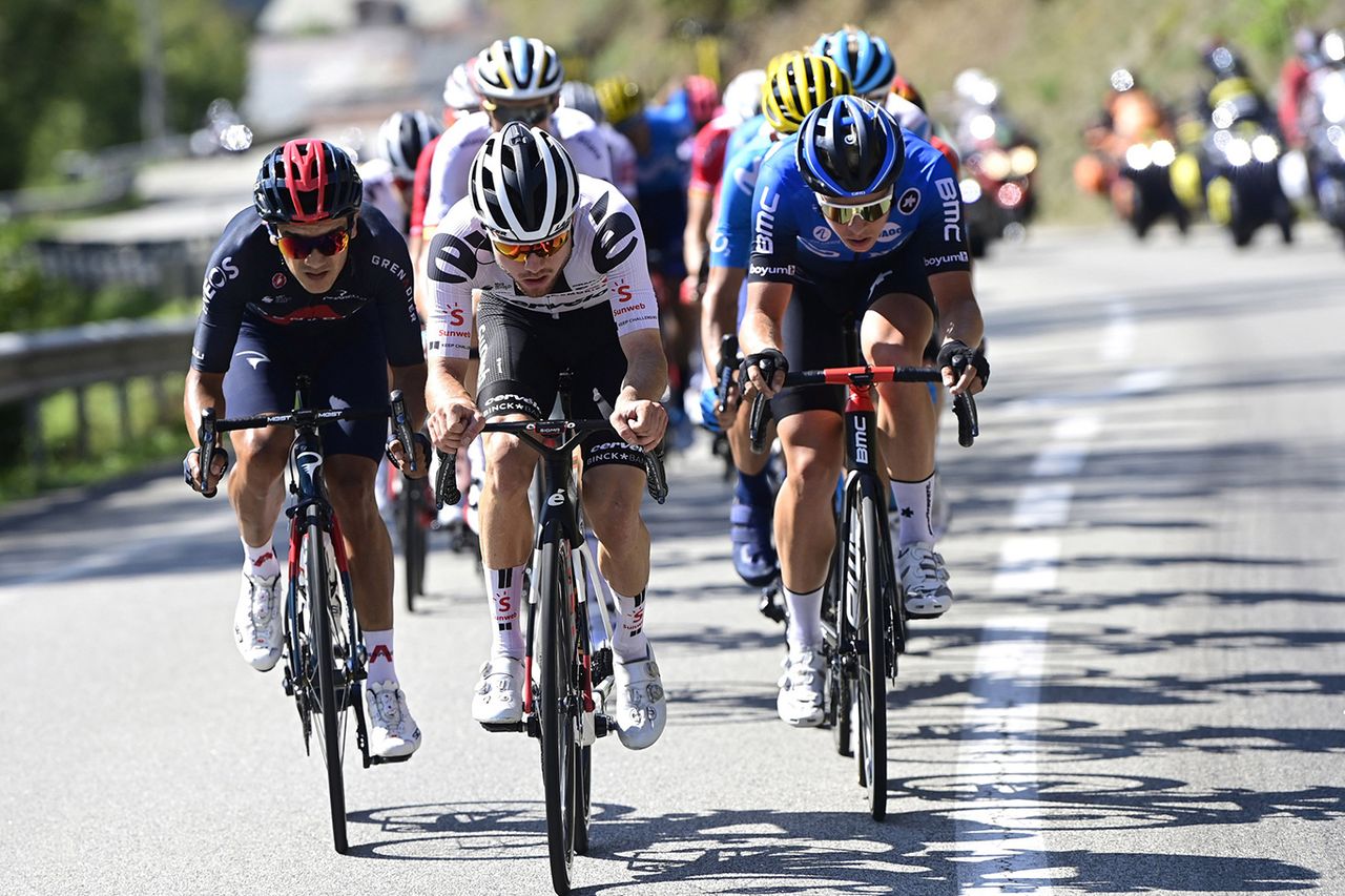 Tour de France 2020 - 107th Edition - 18th stage Meribel - La Roche sur Foron 175 km - 17/09/2020 - Richard Carapaz (ECU - Ineos Grenadiers) - Marc Hirschi (SUI - Team Sunweb) - Michael Valgren (DEN - NTT Pro Cycling) - photo Peter De Voecht/PN/BettiniPhoto&Acirc;&copy;2020