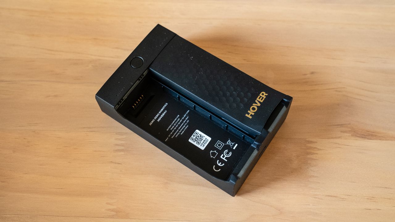 HoverAir X1 PROMAX battery charging hub with one battery inserted