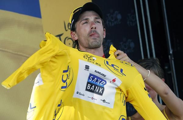Fabian Cancellara (Saxo Bank) adds another yellow jersey to his collection.