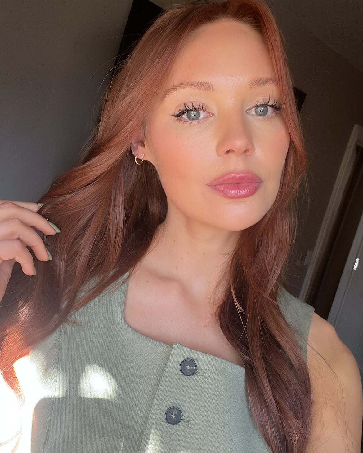 selfie of www beauty director Erin Jahns