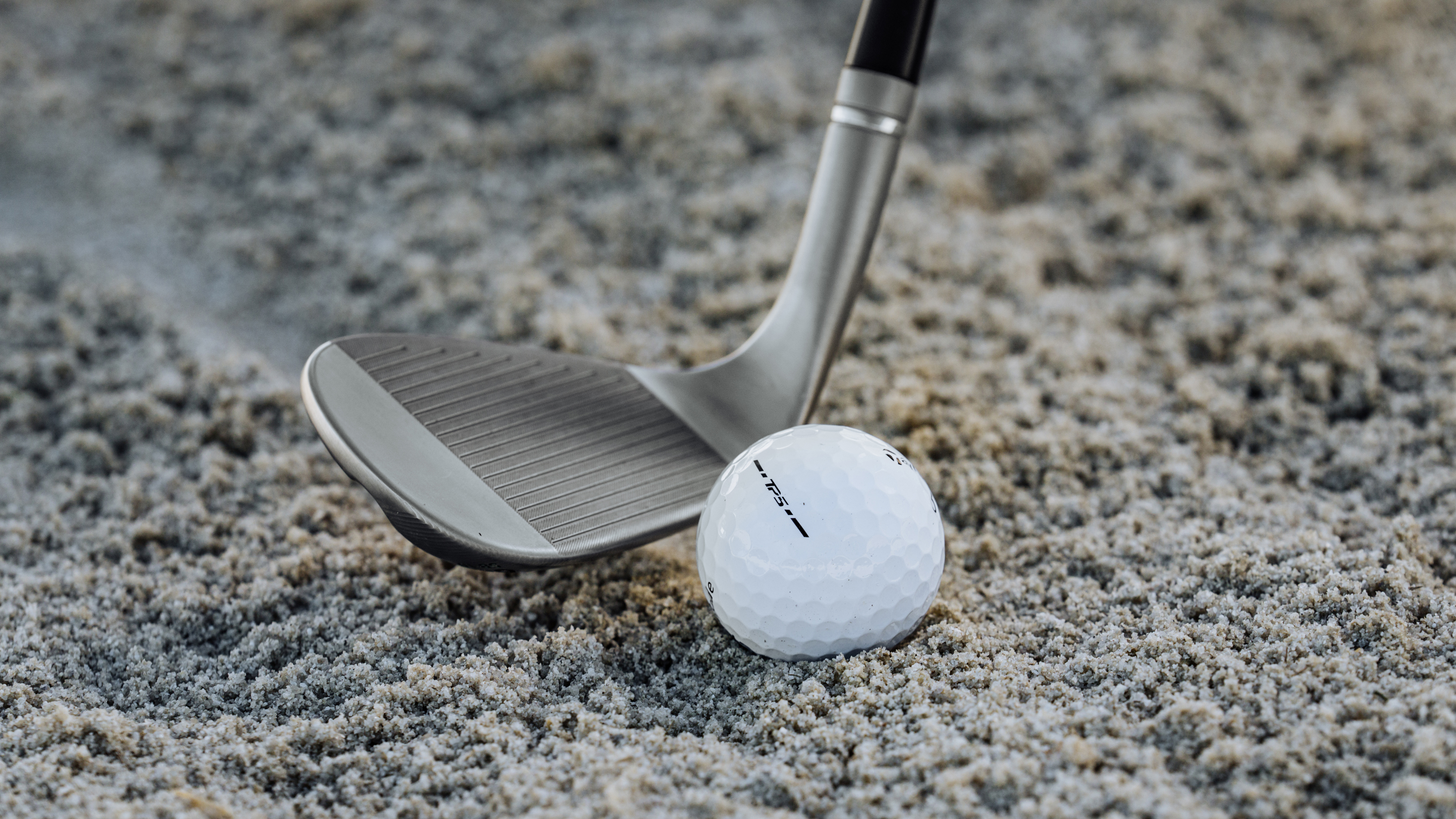 TaylorMade TP5 ball