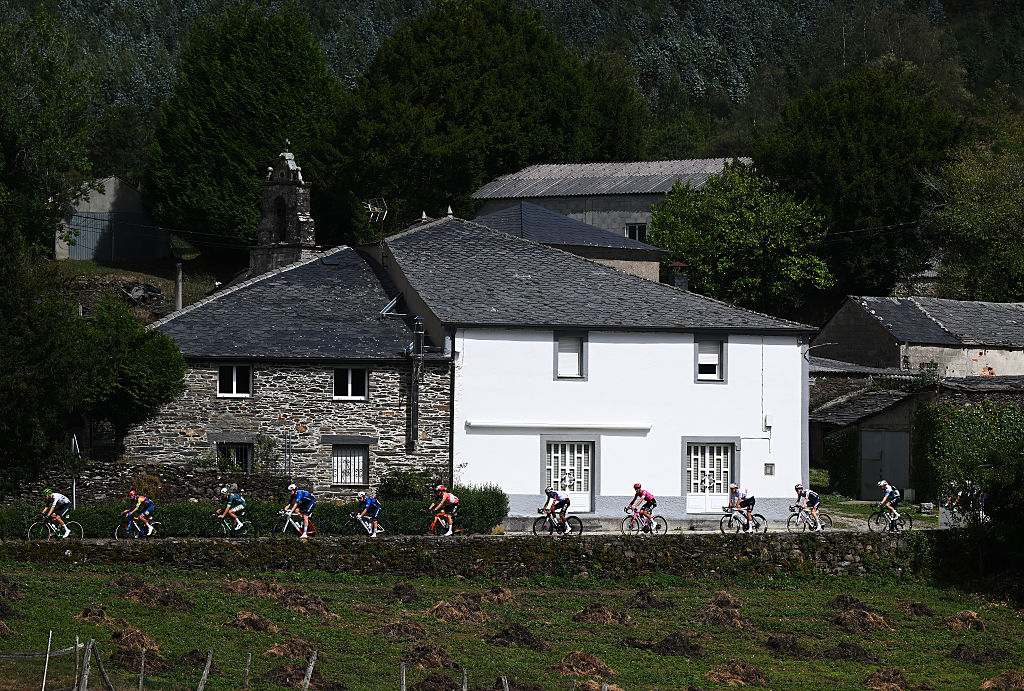 MONFORTE DE LEMOS, SPAIN - SEPTEMBER 07: A general view of the breakaway competing during the La Vuelta - 80th Tour of Spain 2025, Stage 15 a 167.8km stage from A Veiga-Vegadeo to Monforte de Lemos / #UCIWT / on September 07, 2025 in Monforte de Lemos, Spain. (Photo by Dario Belingheri/Getty Images)
