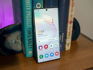 Galaxy Note 10 in front of books