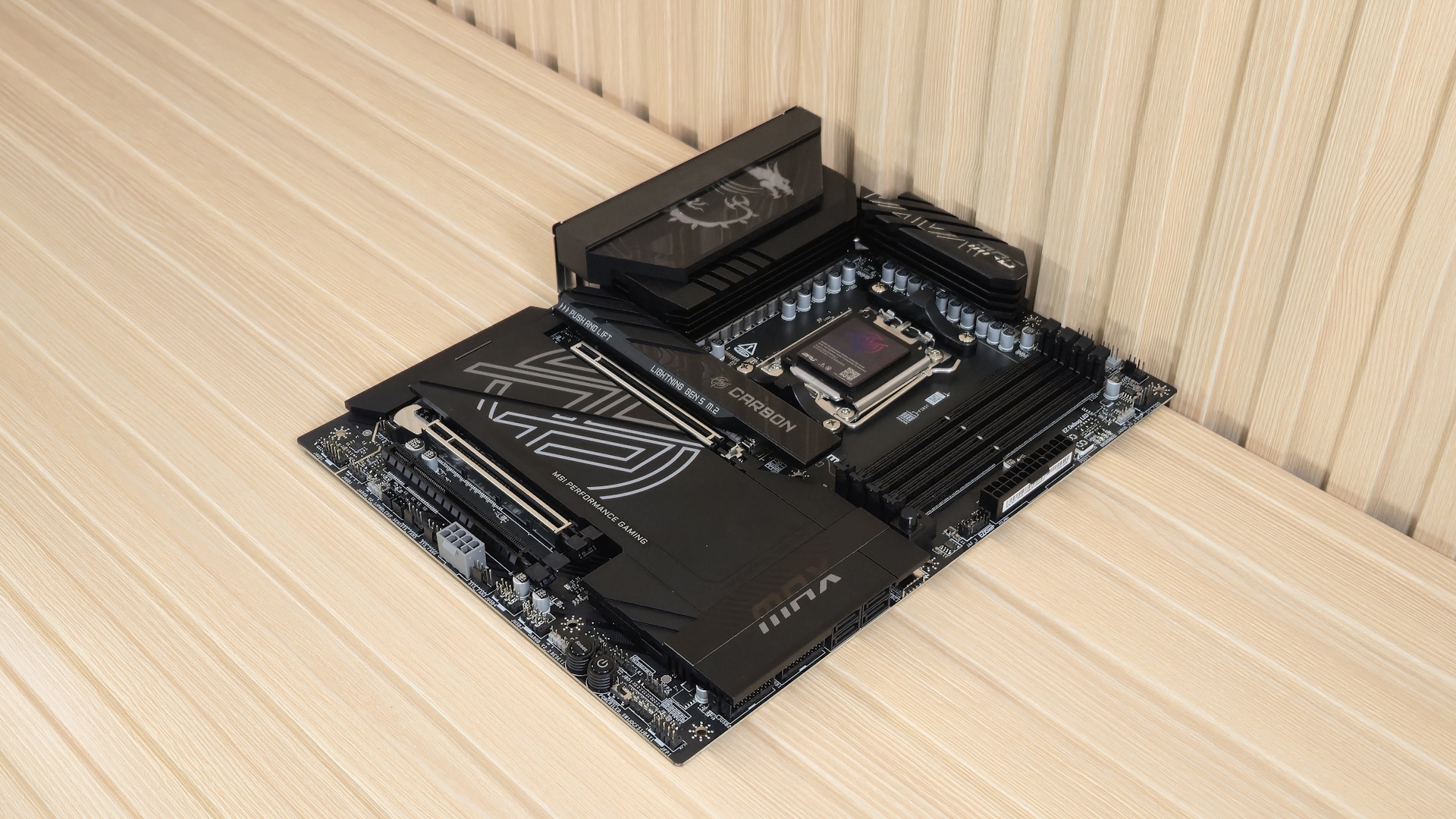 MSI X870E Carbon Max Wifi - Motherboard