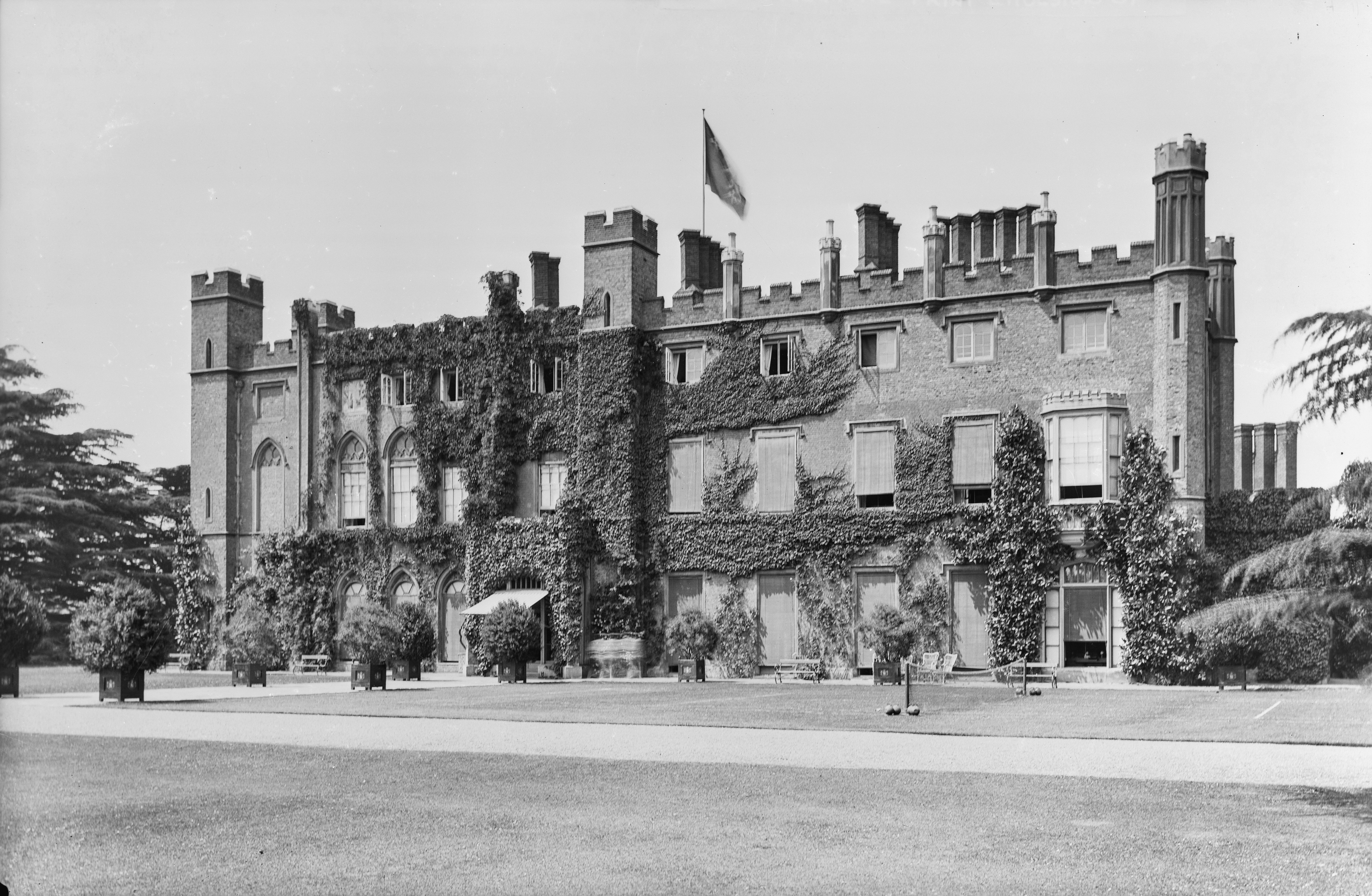 Cassiobury House