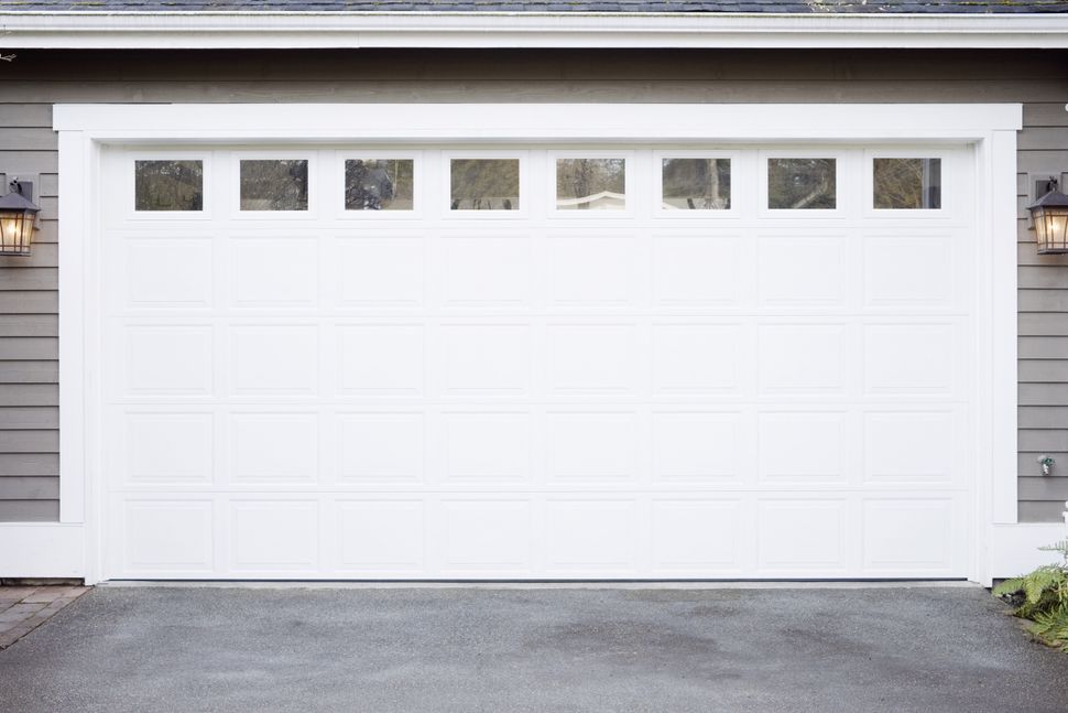 Painting a Garage Door Your StepbyStep Guide Homebuilding