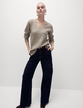 Cloud-Yarn Ribbed V-Neck Split Hem Jumper