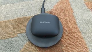 OnePlus Buds Pro vs. AirPods Pro