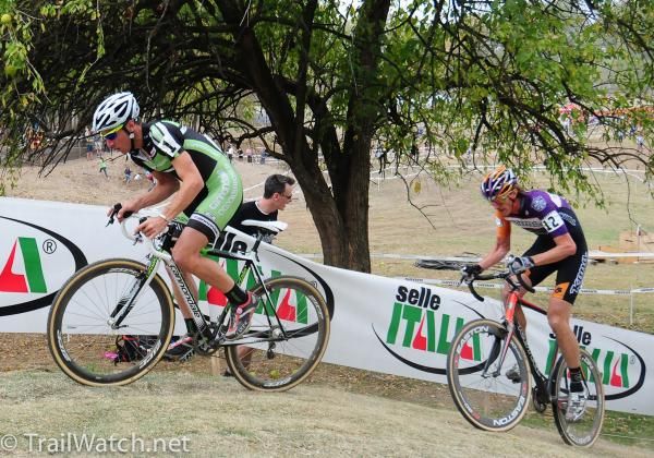 Jeremy Powers (Cannondale/Cyclocrossworld.com) chases Ryan Trebon with Barry Wicks on his wheel